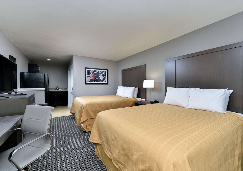 Standard, 2 Queen Beds