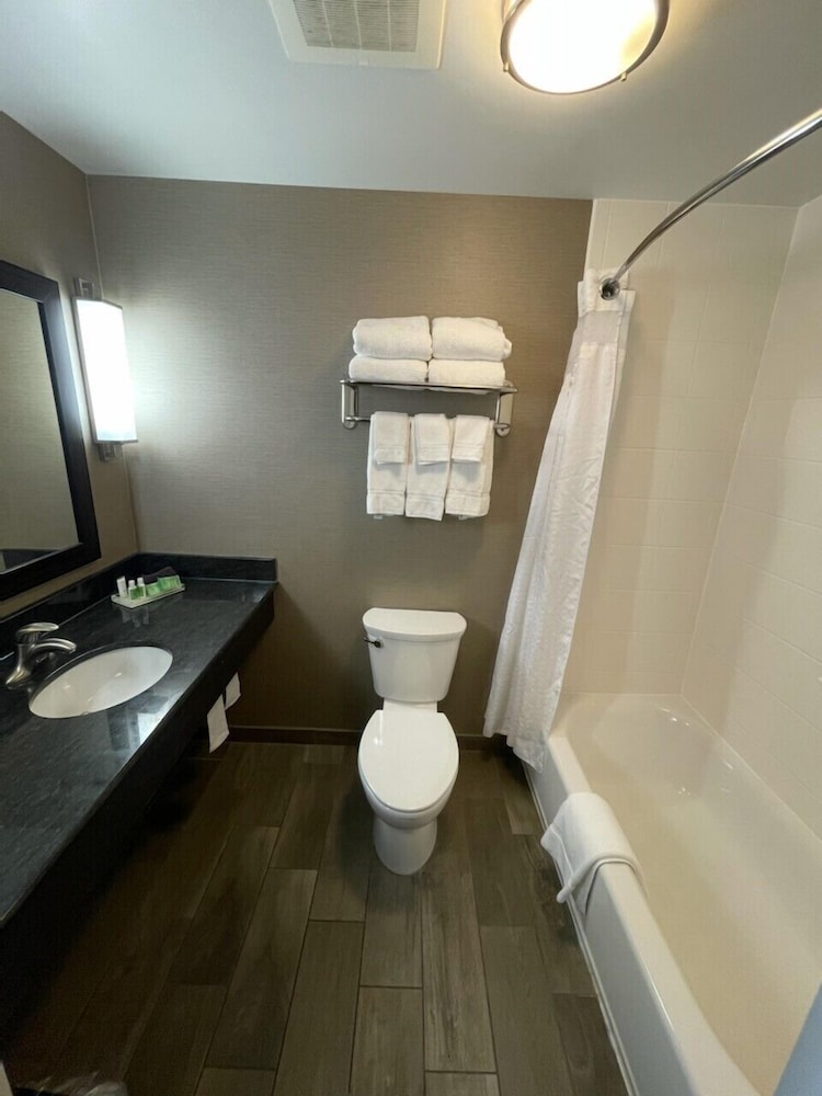 Holiday Inn Owensboro Riverfront 25/75