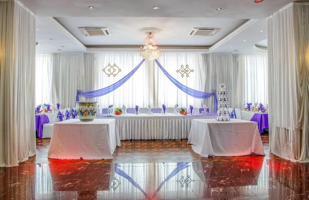 Ub City Hotel 6/50