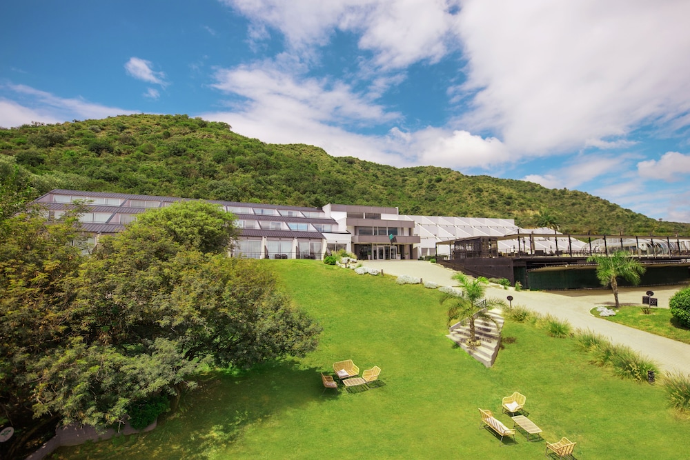Pinares Panorama Suites & Spa 45/47