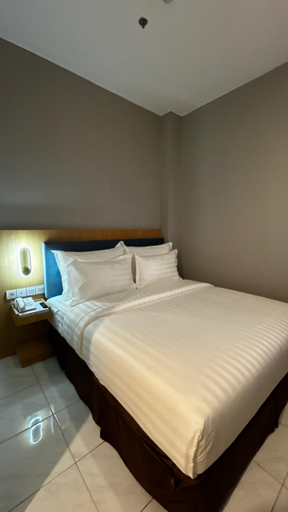 Superior, Double or Twin Bed, No Window