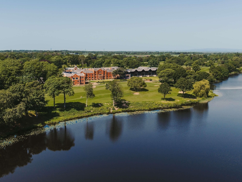 Fairmont Cheshire The Mere 44/49