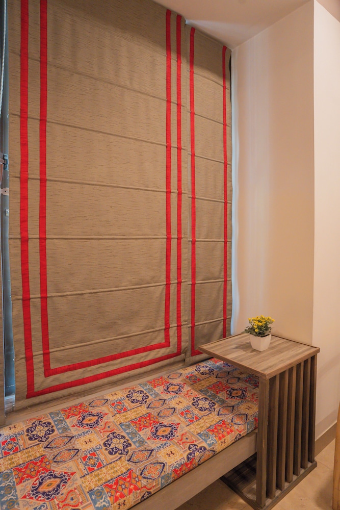Ahuja Residency Parklane 23/50