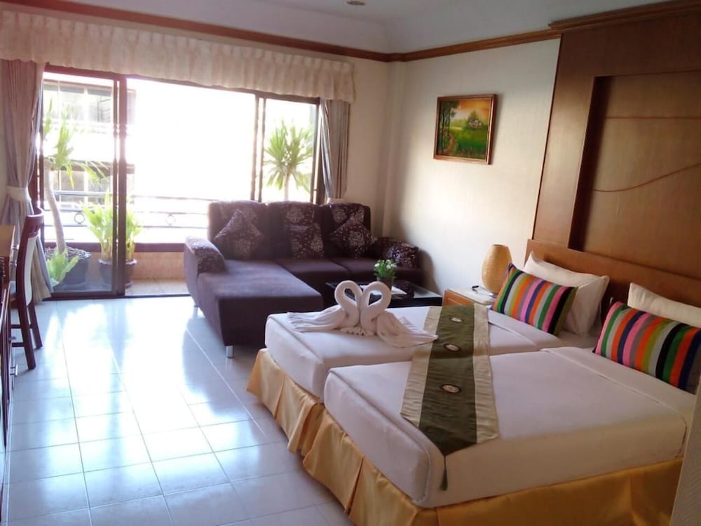 Seaview Hotel Sriracha 35/68