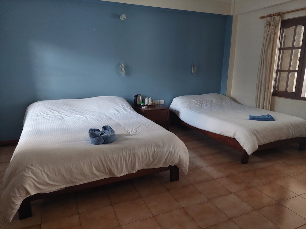 DELUXE, DOUBLE BED