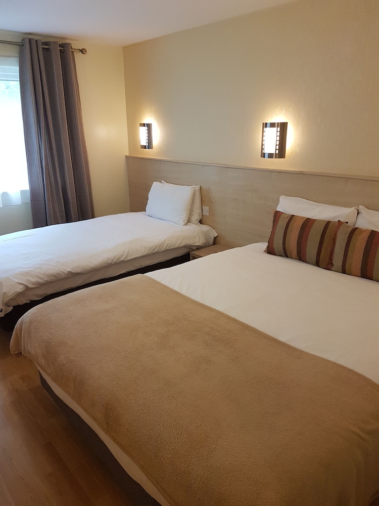 Travel Plaza Hotel 9/69