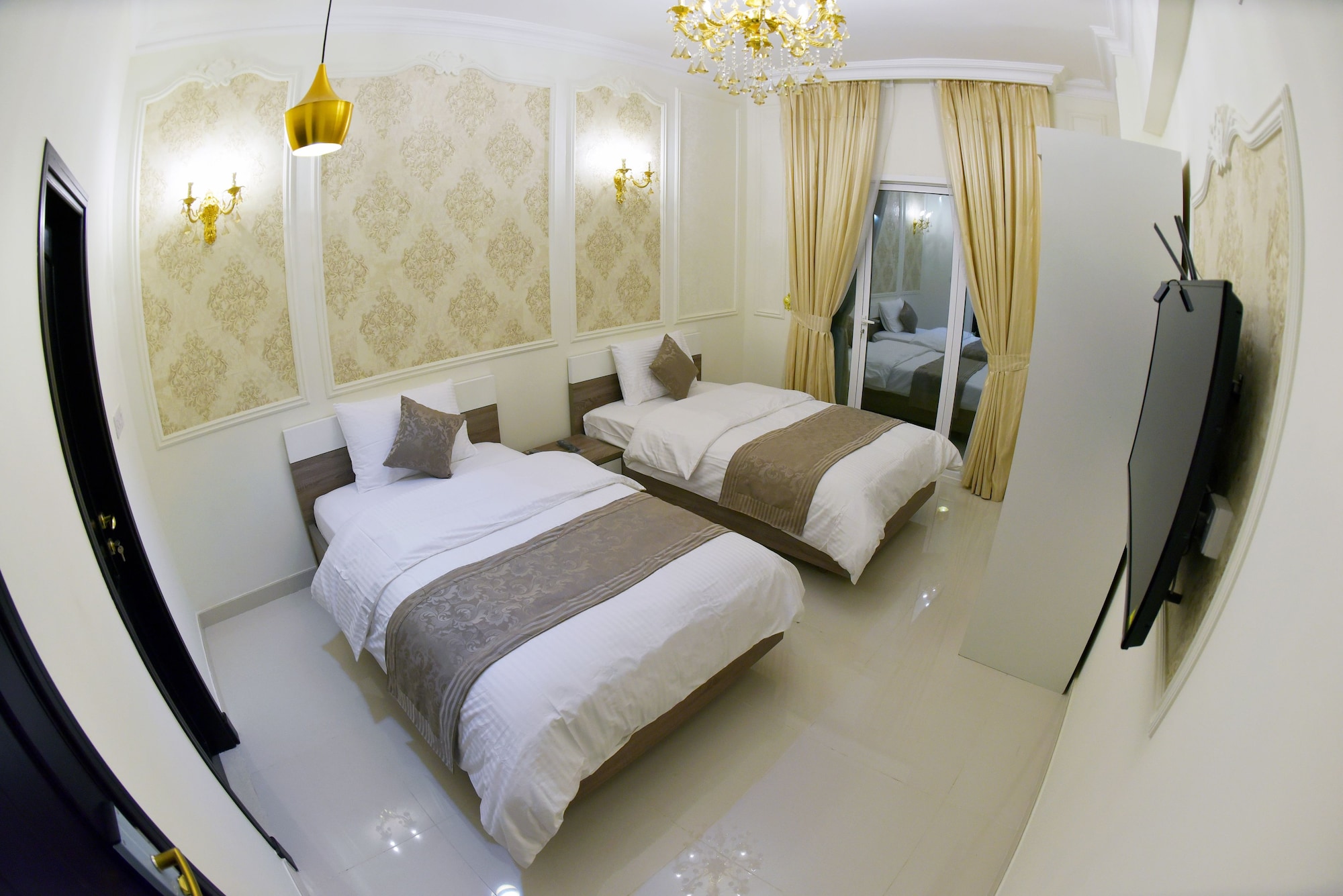 ROOM, TWIN BEDS