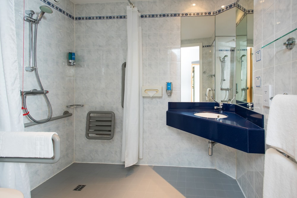 Holiday Inn Express Northampton - South, an IHG Hotel 14/64