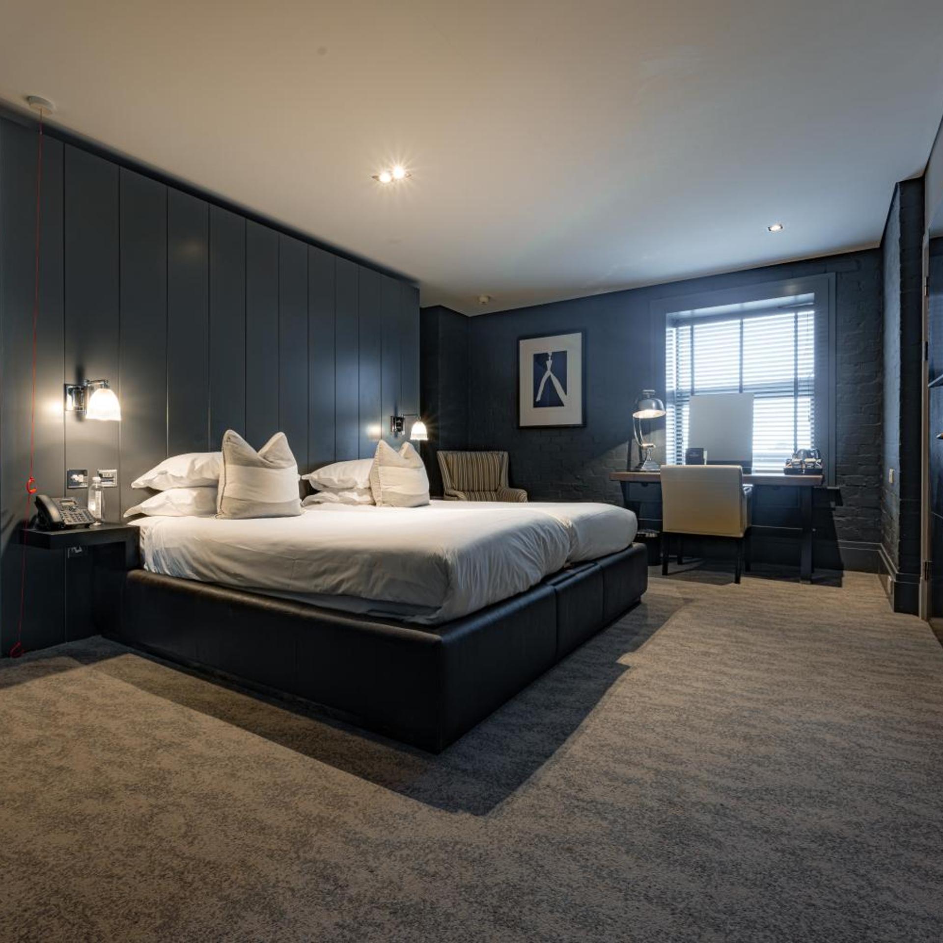 Room, Twin Beds