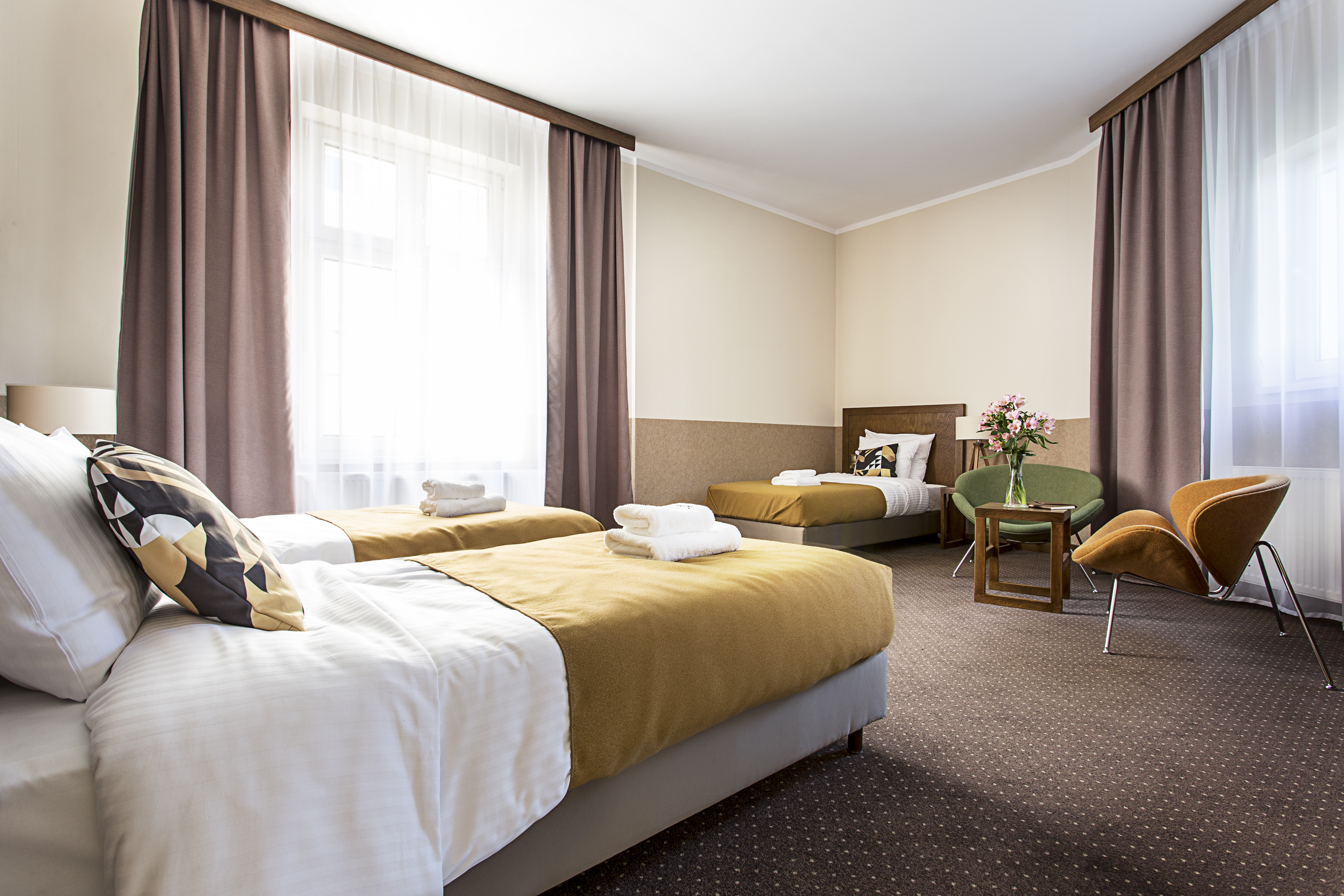 ROOM, TRIPLE, GARDEN VIEW
