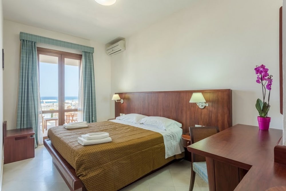 Albergo Auralba 12/77