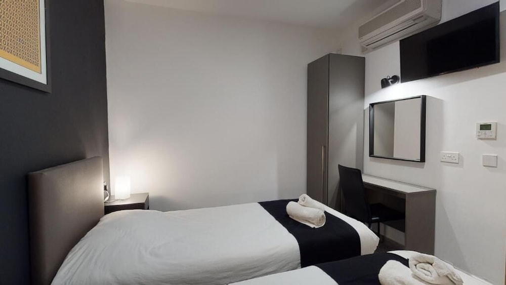 Block Hotel Rooms and Aparments 20/54