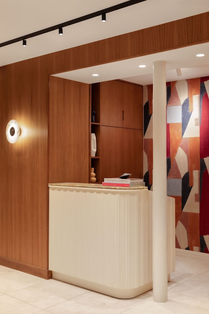 Padam Hotel 3/50