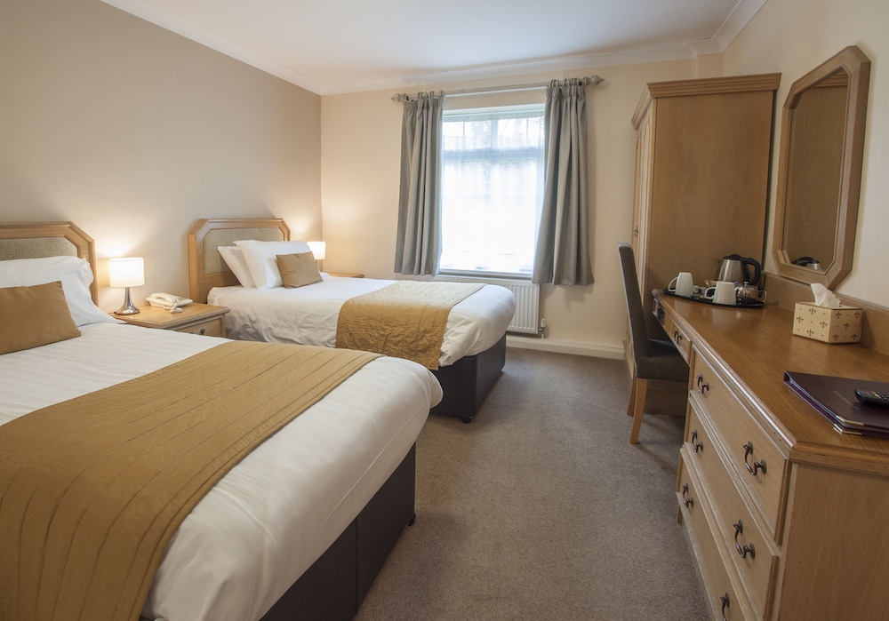 Exeter Court Hotel 7/66