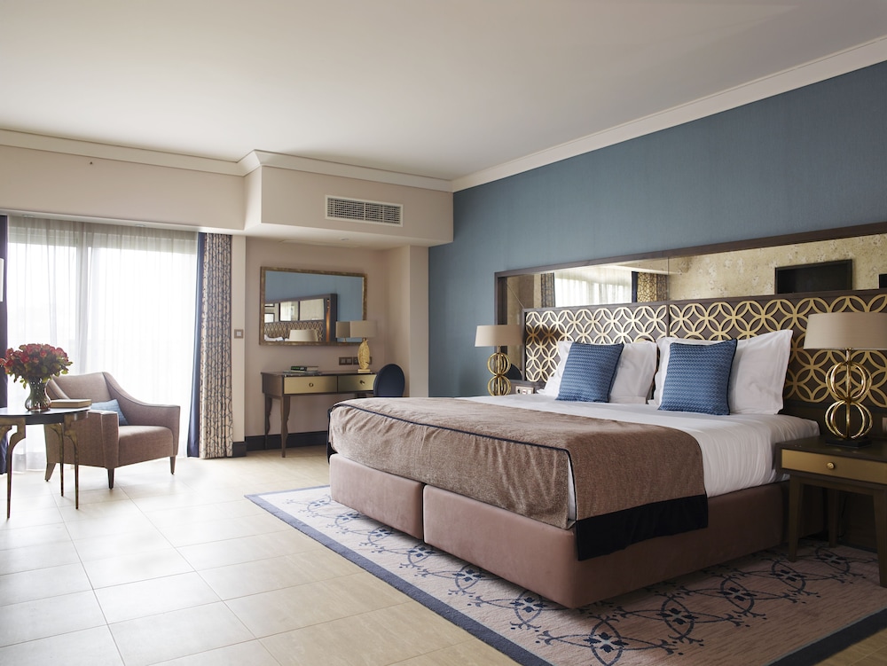 Dona Filipa Hotel 24/77