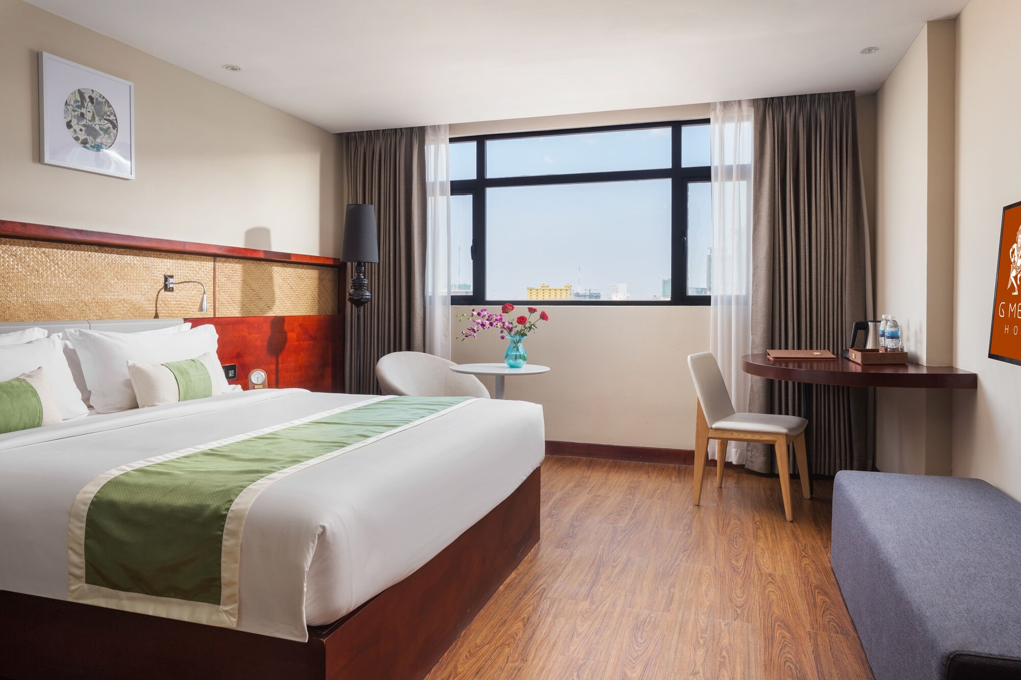 SUPERIOR, KING BED