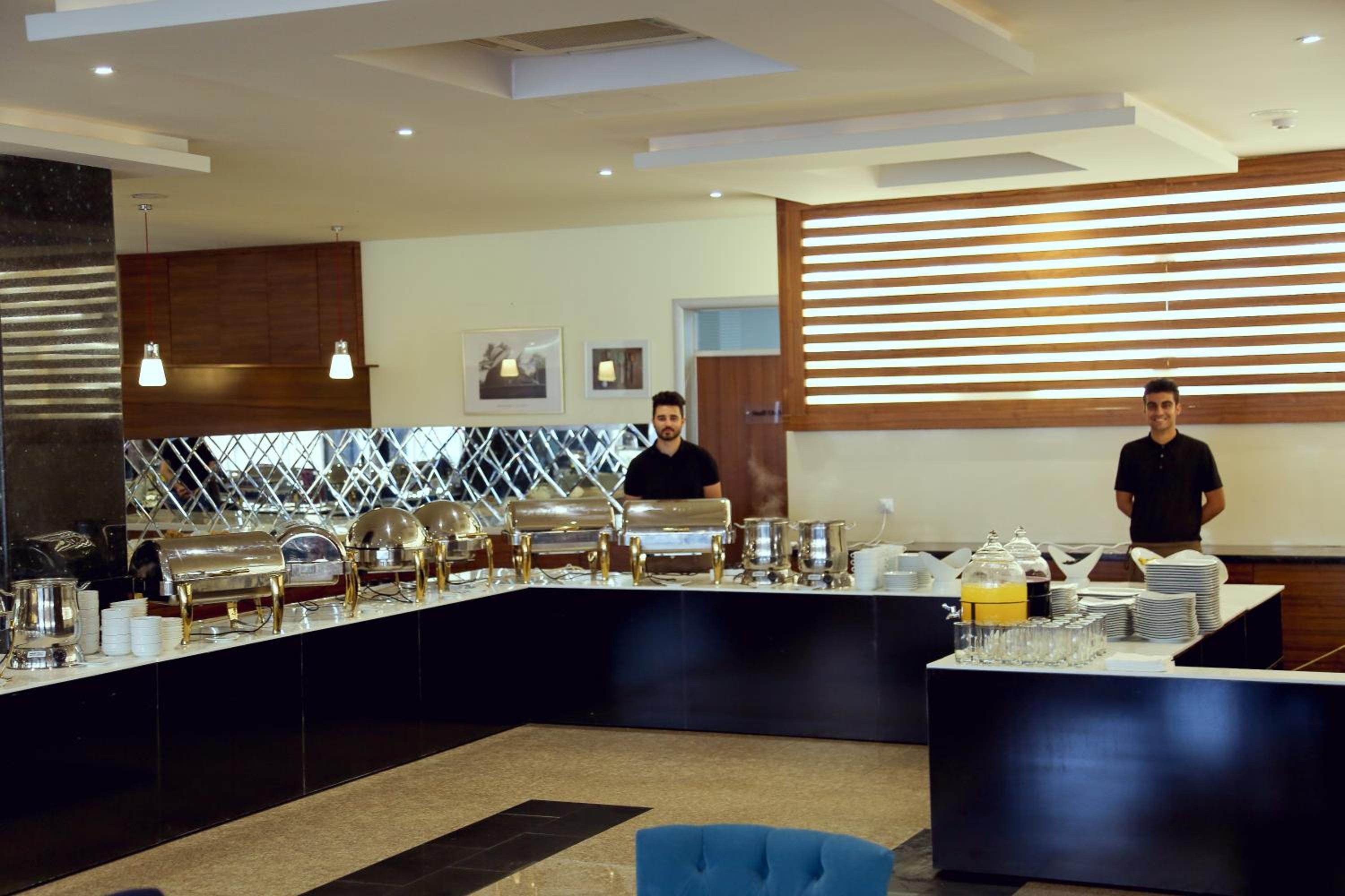 Halwachy Hotel 54/63