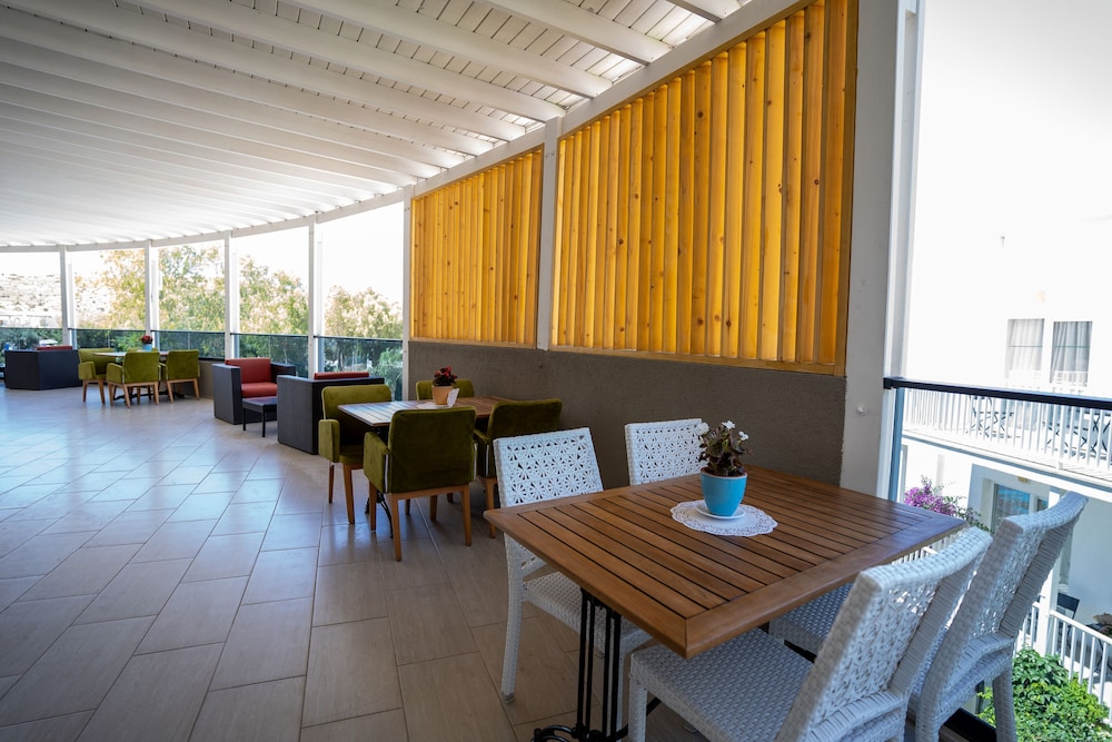 Bodrum Beach Resort 56/65