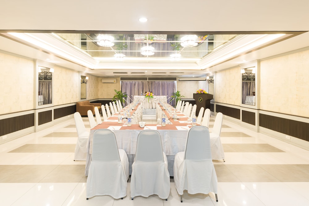 The Legacy Hotel 35/50