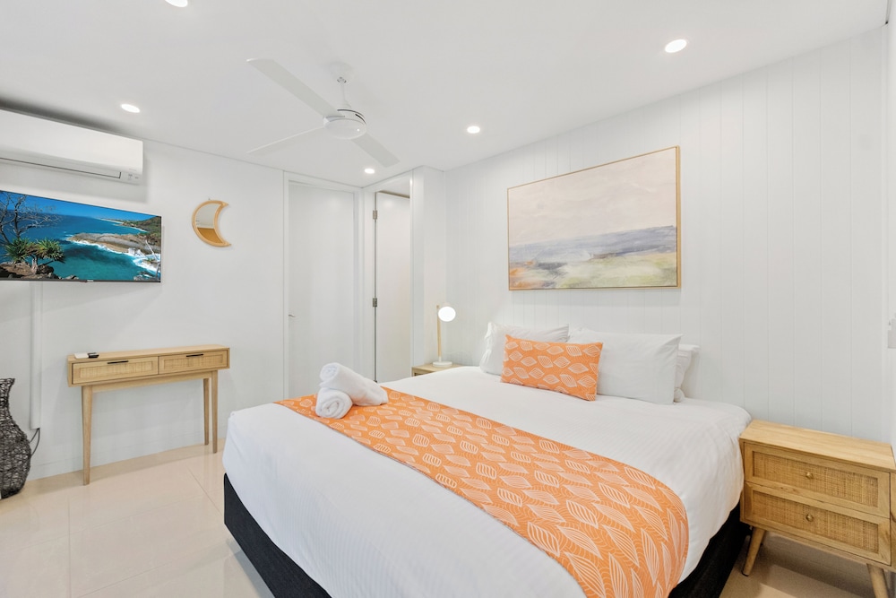 2 BEDROOMS, COURTYARD, APARTMENT