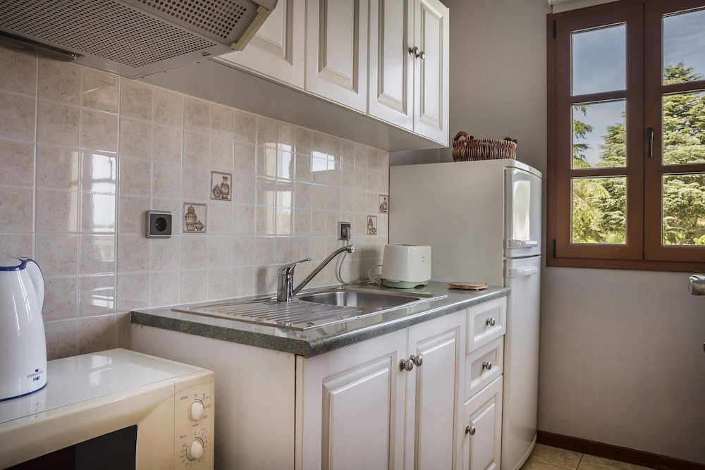 Faros Suites - Adults Only 48/50