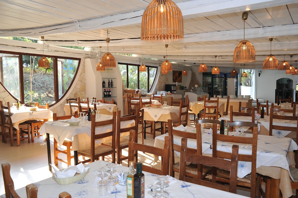 VILLAGGIO PUNTA LUNGA 30/50