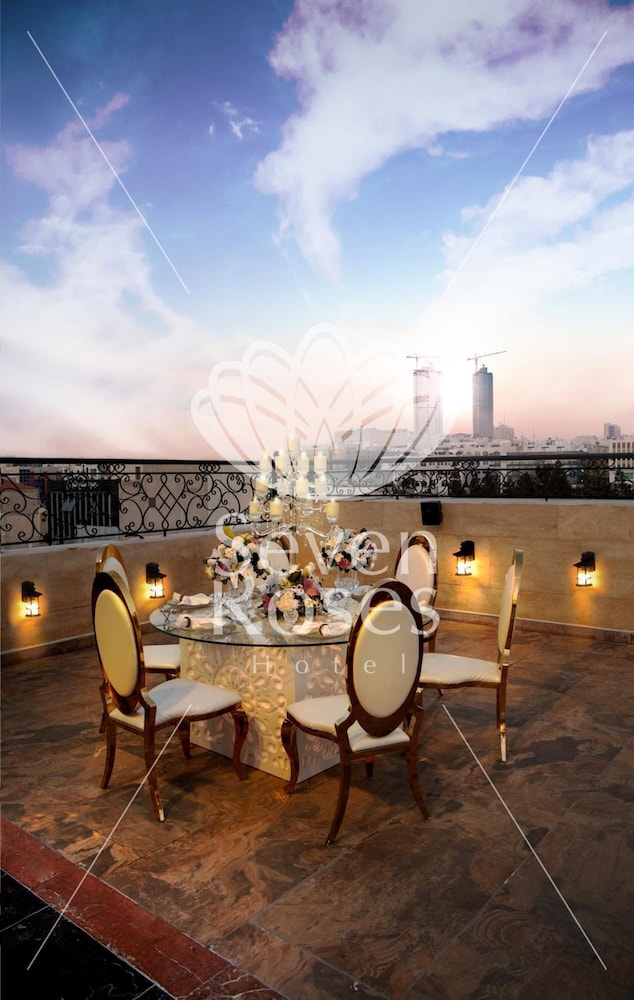 Seven Roses Hotel 44/49