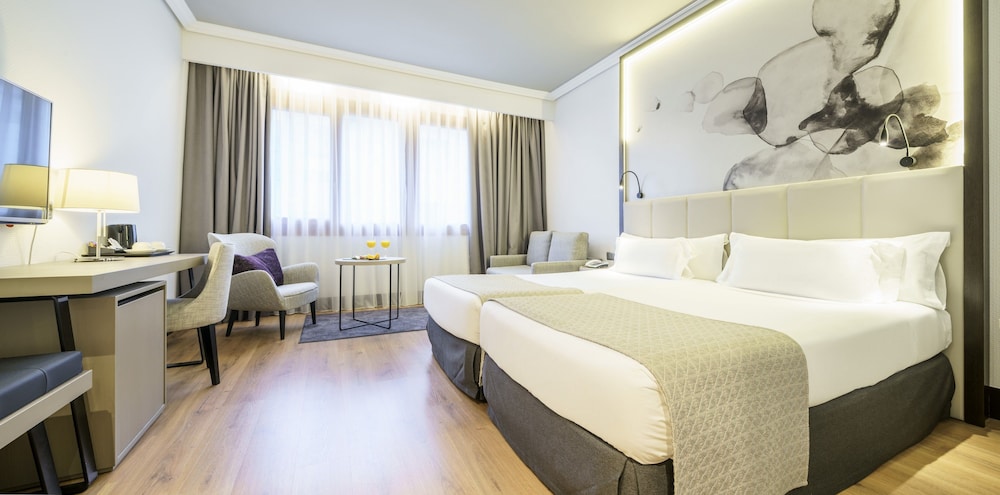 ROOM, TRIPLE