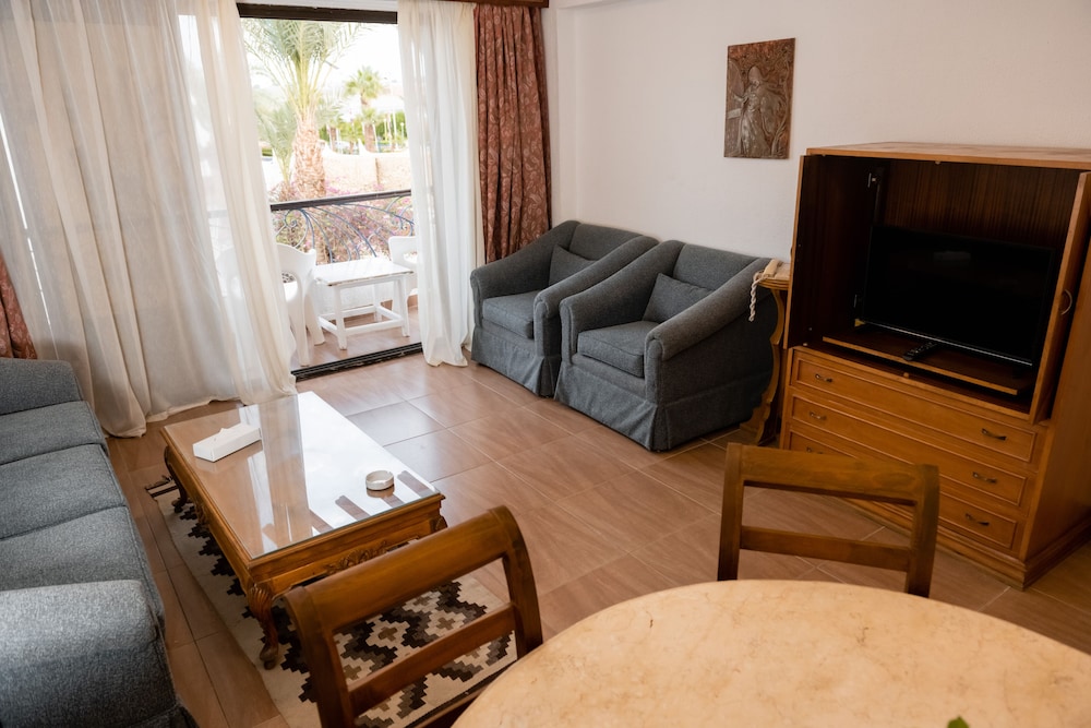 Turquoise Beach Hotel 27/50