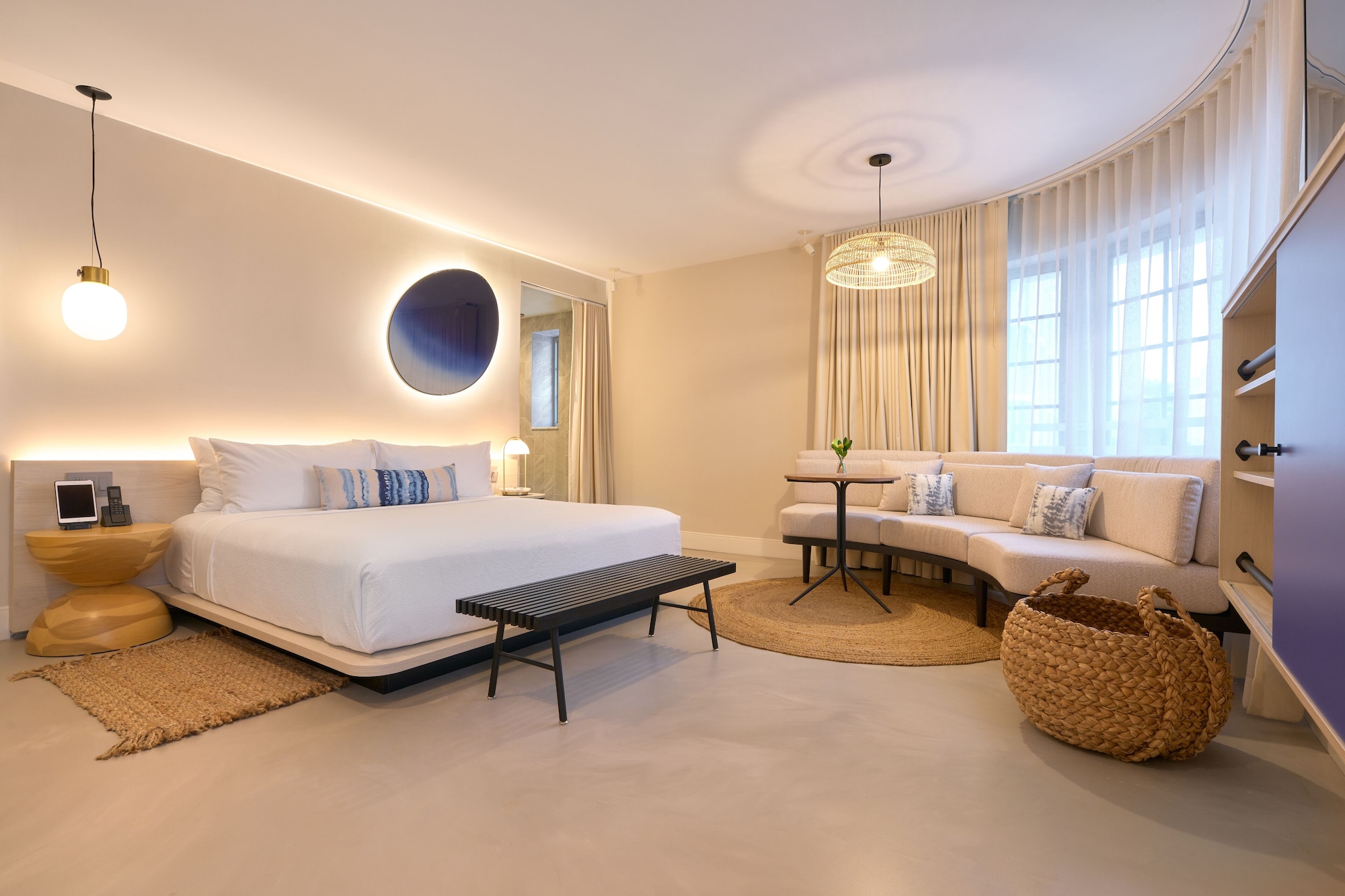 LOFT, SUITE