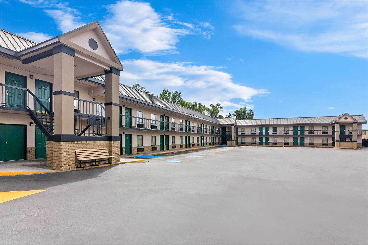 Super 8 by Wyndham Columbia 13/18