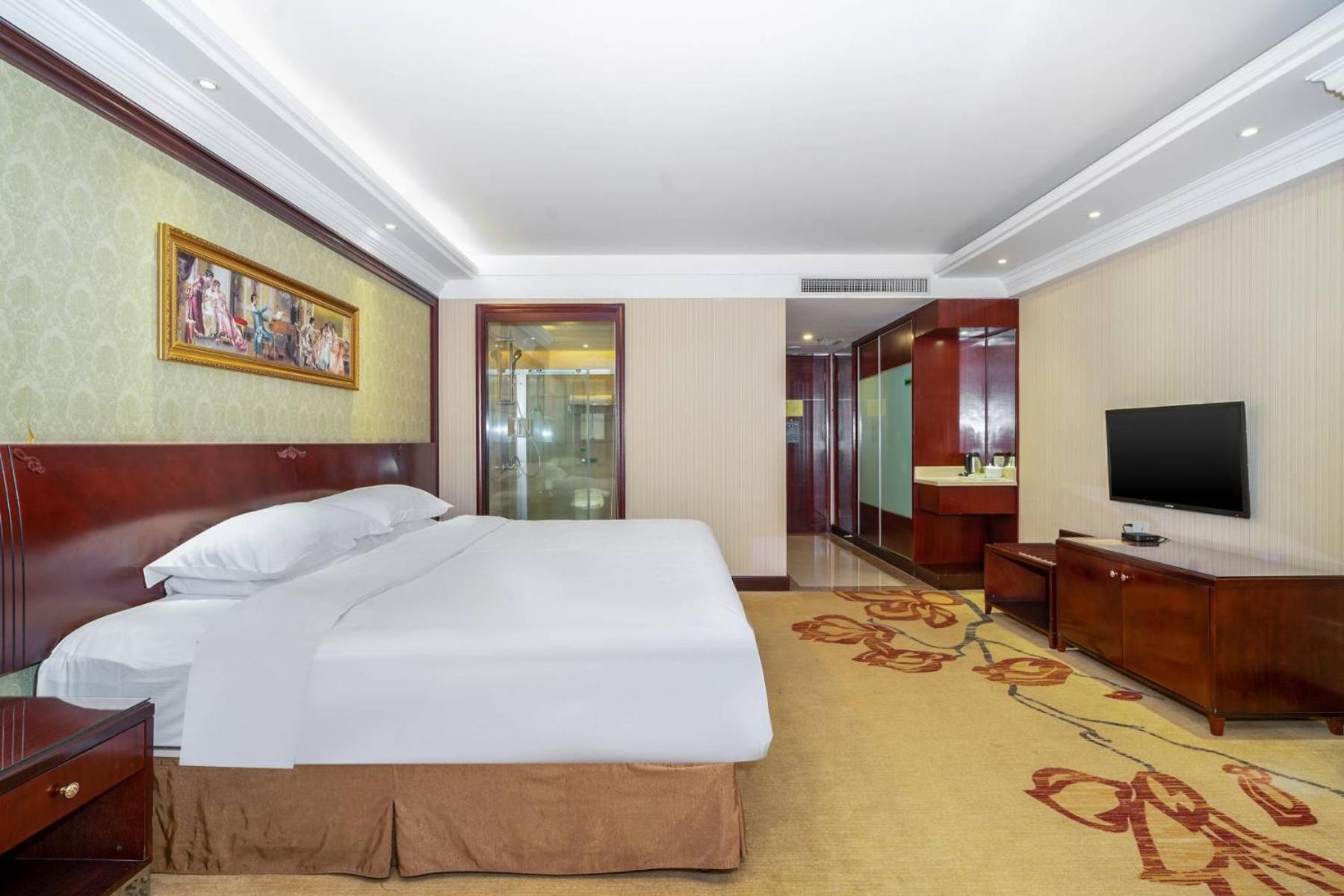 Vienna Hotel (Dongguan Houjie Convention and Exhibition Center) 40/75