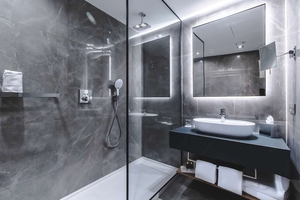 RADISSON BLU MADRID PRADO 73/74