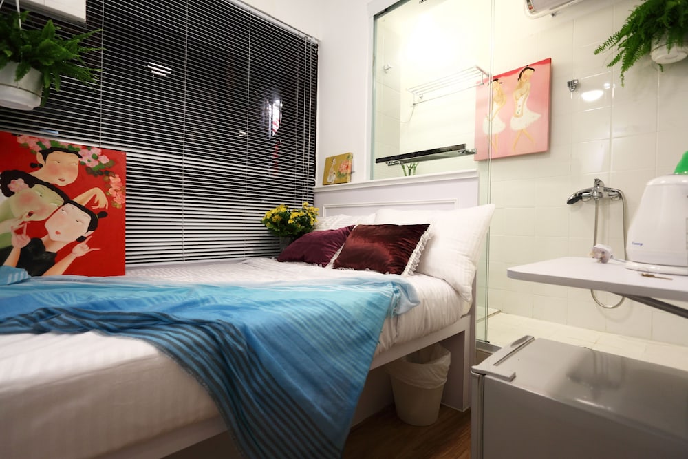 Apple Hotel 20/42