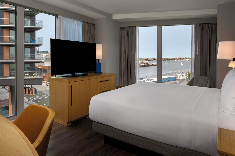 Room, King Bed, Harbour View, Sofa