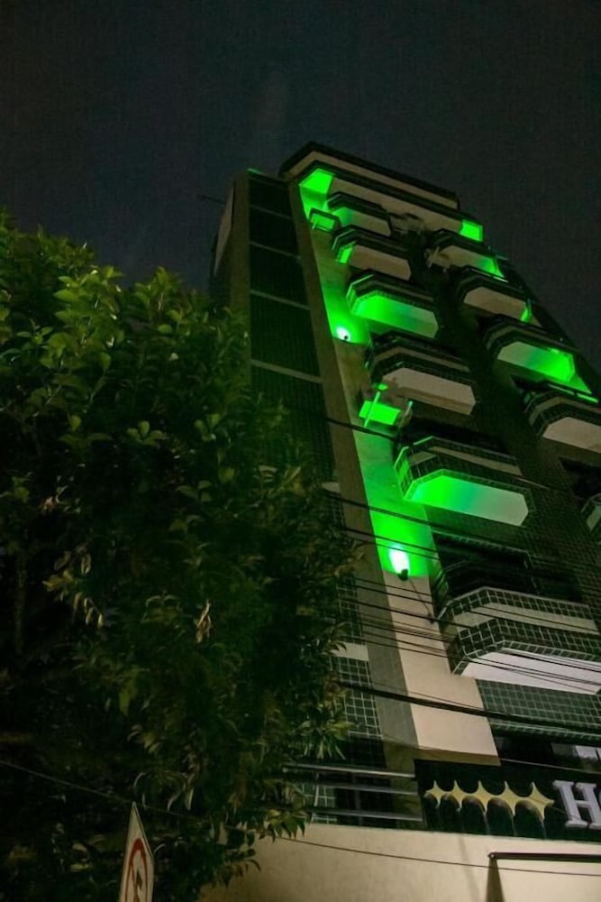 Ferraz Hotel 41/65