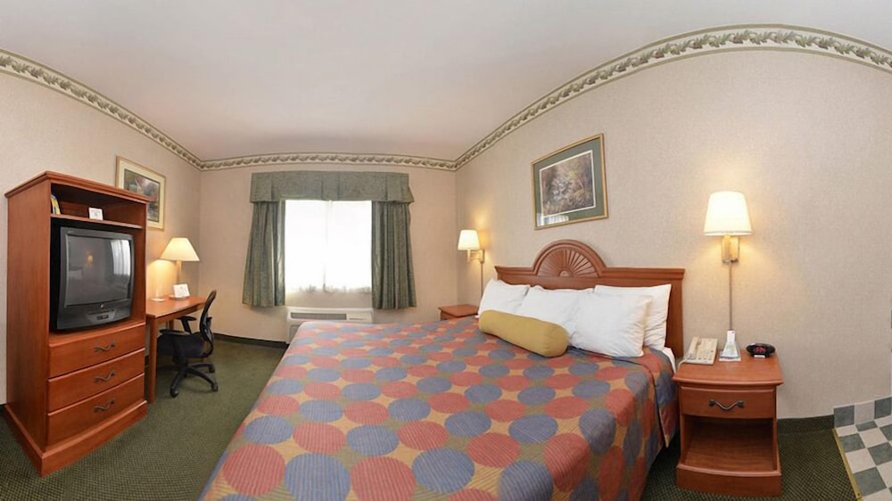 Holiday Inn Express Toledo West Napoleon 26/65