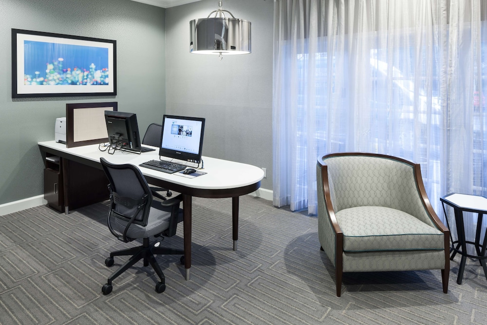 Homewood Suites by Hilton Tukwila 40/43