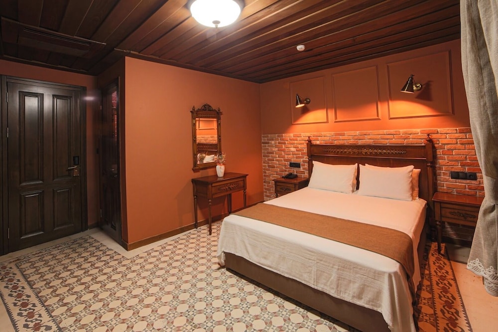 Sam Franss Boutique Hotel 5/22