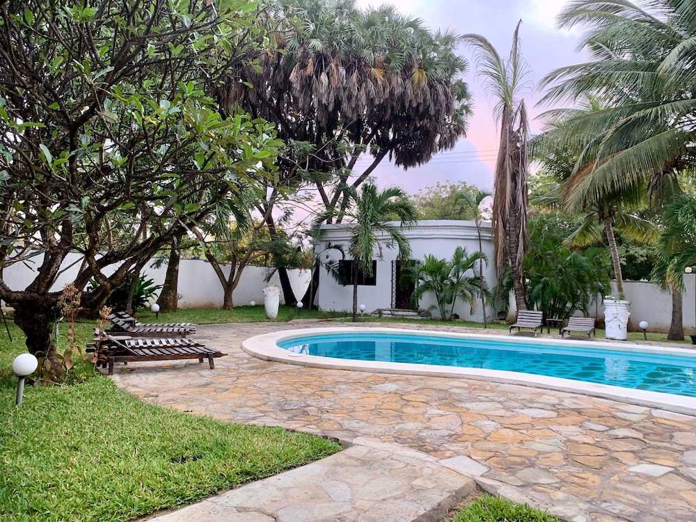 Kenyan House Boutique Hotel 24/36