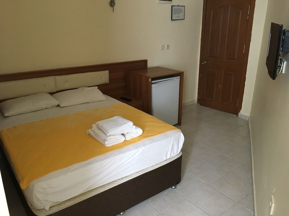Peri Hotel 8/39