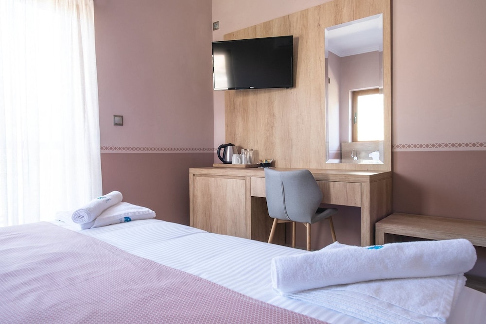 Cyrenia Guesthouse 16/32