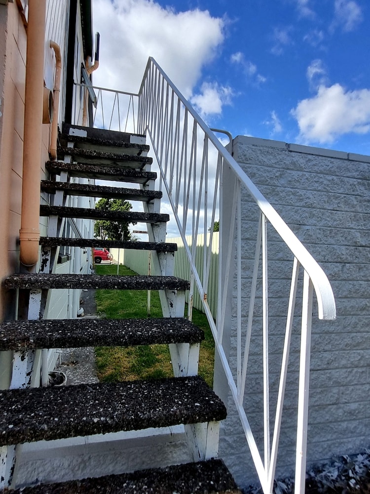 Cedar Lodge Motel Hamilton 28/50