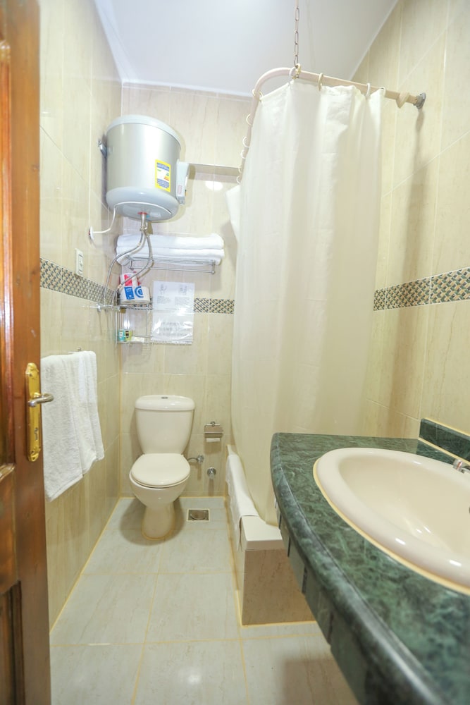 Guardian Guest House 68/69