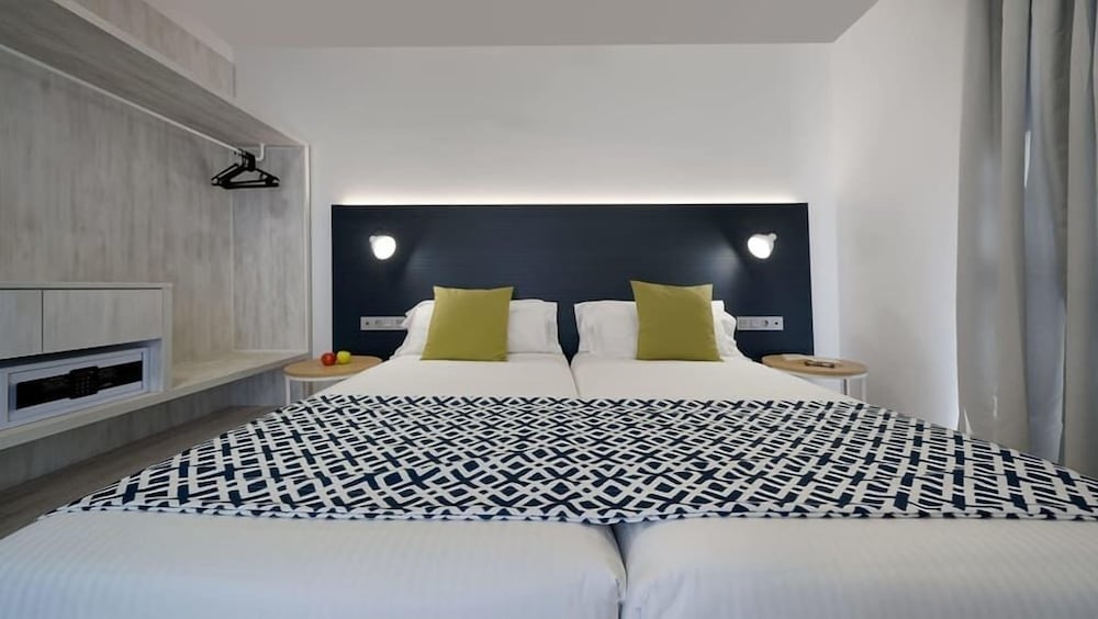 Broncemar Beach Suites Hotel 16/51