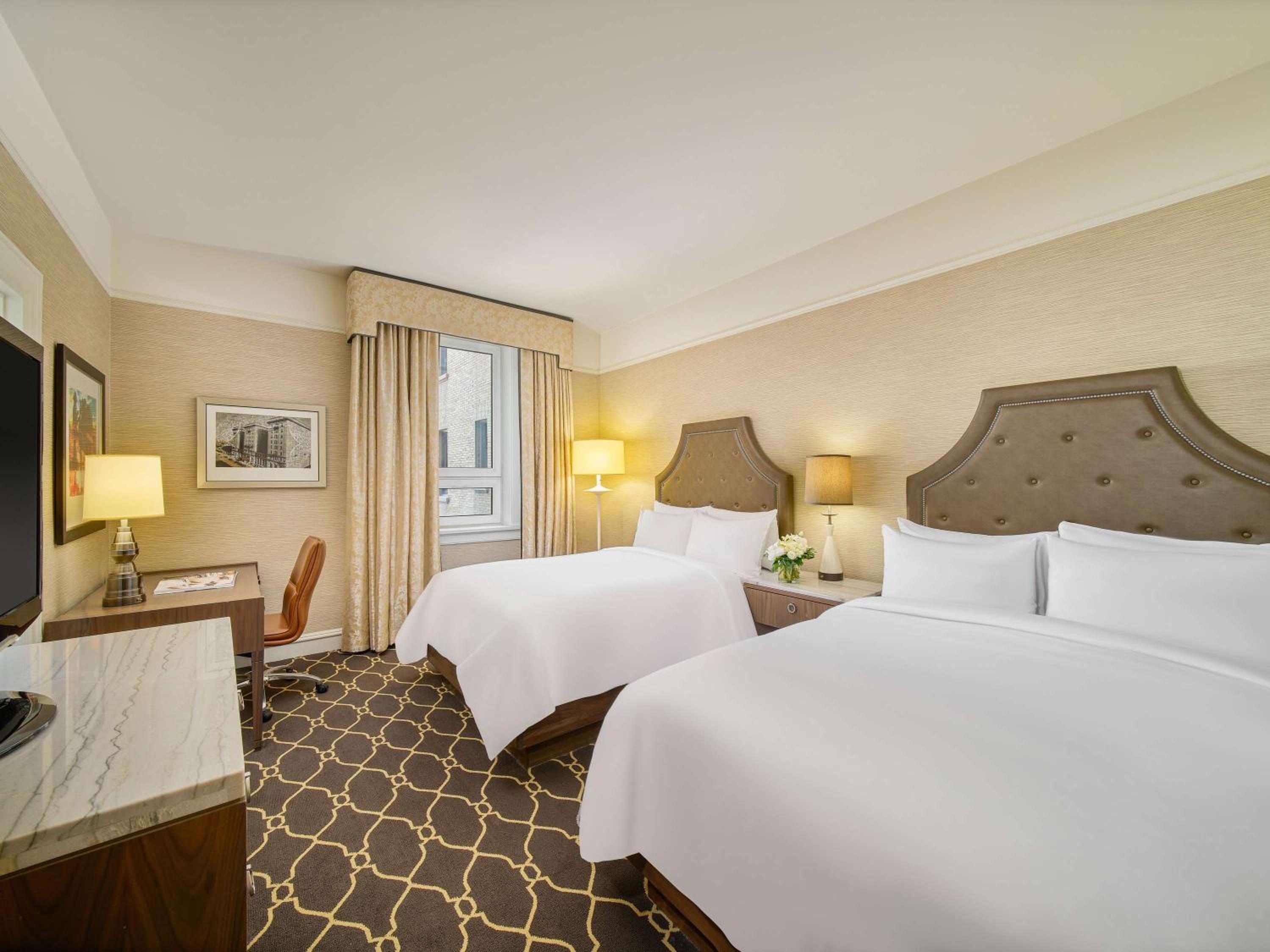 Room, King Bed, Queen Bed, City or Courtyard View