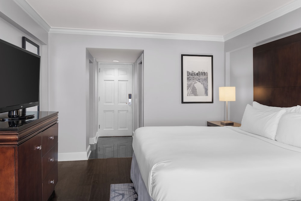 SUPERIOR, KING BED