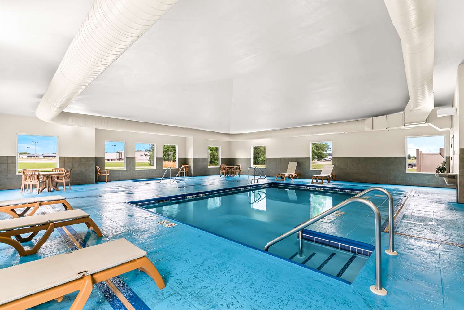 Best Western Legacy Inn & Suites Beloit/South Beloit 6/13
