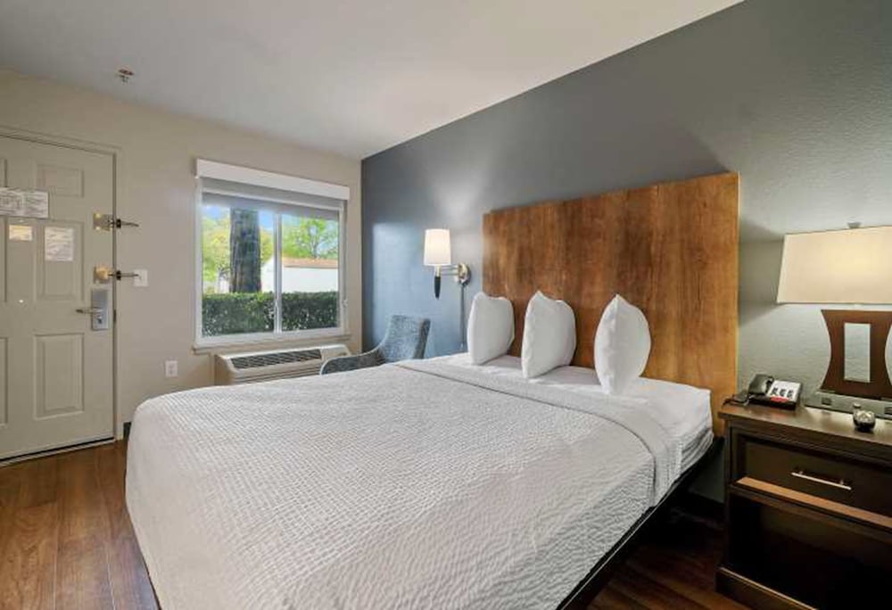 Extended Stay America Suites San Francisco San Mateo SFO 27/55