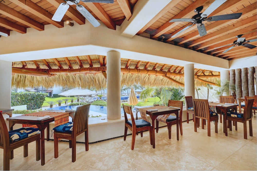 Las Palmas Luxury Villas 35/50